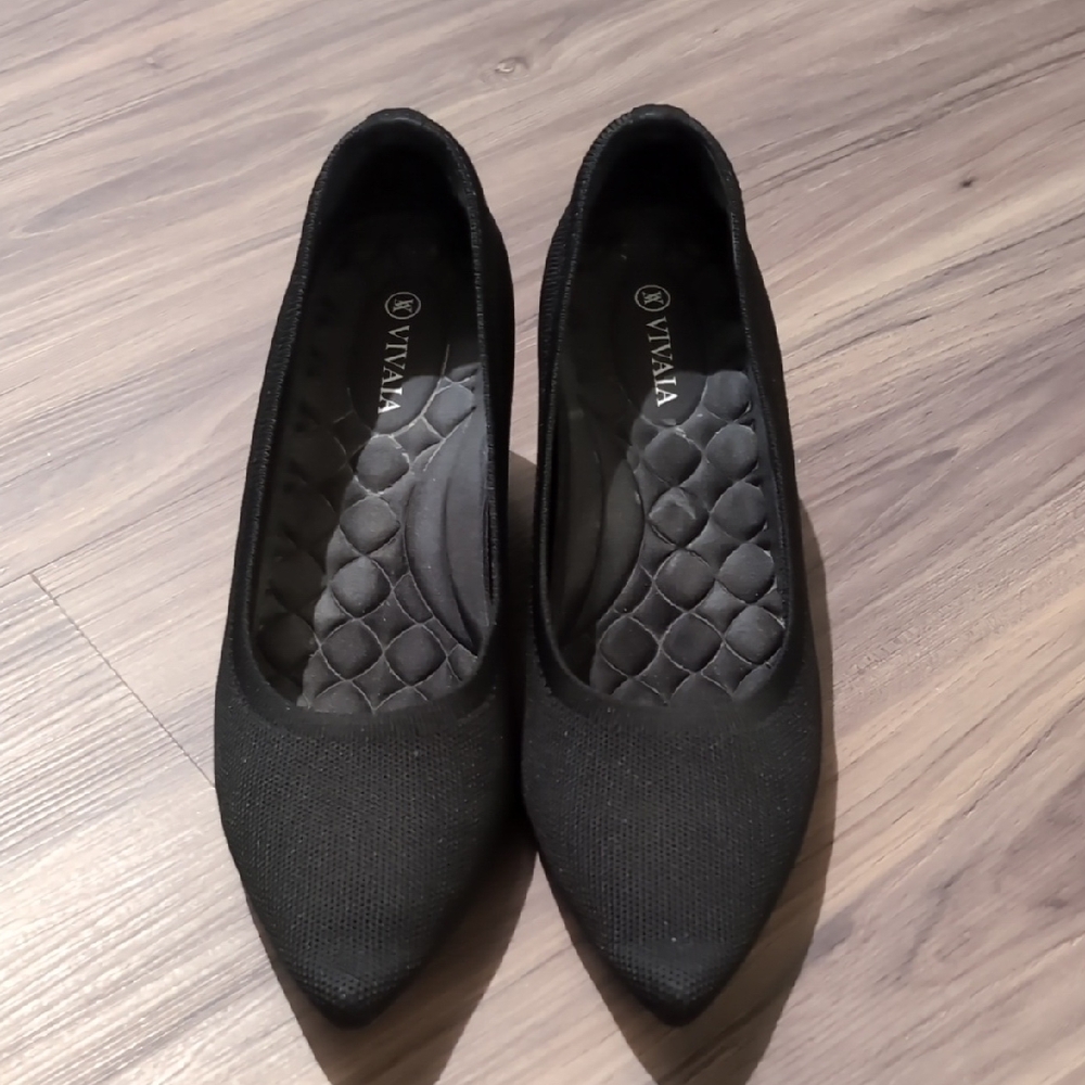 Like New Black Wedge Shoes with Sleek Design